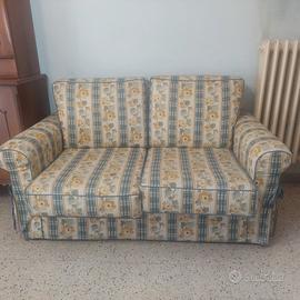 Divano 2 posti molto comodo
