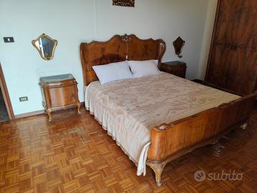 Camera da letto in legno stile Chippendale