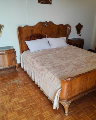 Camera da letto in legno stile Chippendale