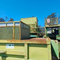 Presse container verticali, spazzatrice, deposito