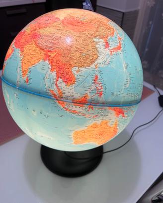Mappamondo luminoso