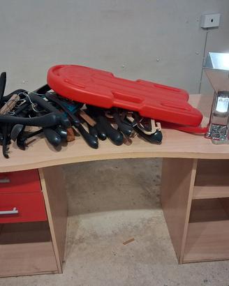 scrivania in legno 