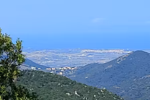 Terreno panoramico con rudere Gallurese