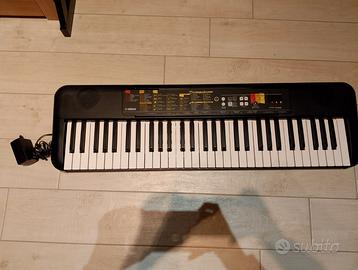 Pianola Yamaha Digital Keyboard PSR-F52