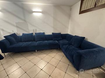 DIVANO blu angolare