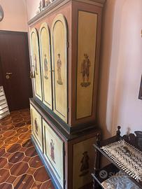 Credenza decorata dipinta a mano
