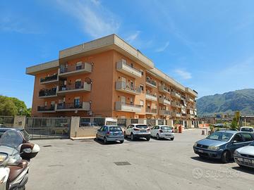 Via Alfofonte pressi Piazza Pagliarelli Magazzino