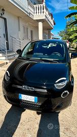 Fiat 500e BERLINA 23,8kW action
