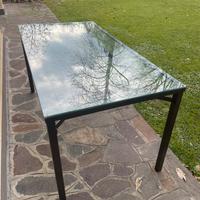 Tavolo in ferro e vetro