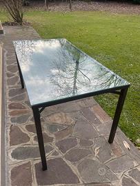 Tavolo in ferro e vetro