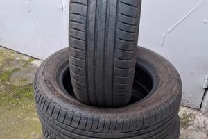 treno gomme Bridgestone 205/60 R16 92H