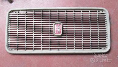 Griglia mascherina + fregio logo Fiat 850 t usata