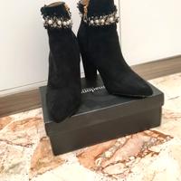Stivaletti eleganti neri con perle (con tacchi)
