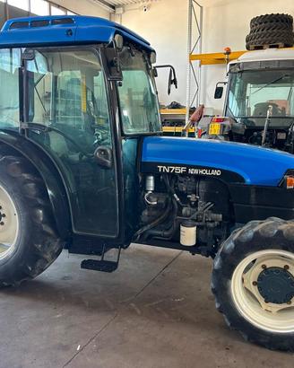 TRATTORE NEW HOLLAND TN 75 S