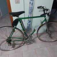 Bicicletta da corsa con manubrio da passeggio