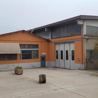 Capannone in due porzioni