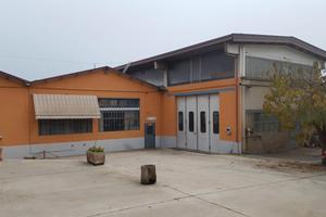 Capannone in due porzioni