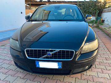 Volvo S40 sedan