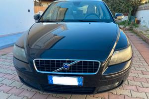 Volvo S40 sedan