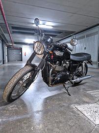 TRIUMPH BONNEVILLE  900 
