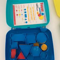 Valigiette regili e forme geometriche