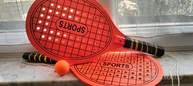 Racchette mare in legno per tennis da spiaggia.