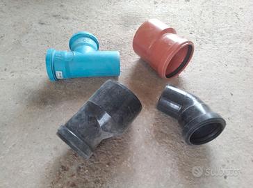 Raccordi per tubi di scarico in PVC
