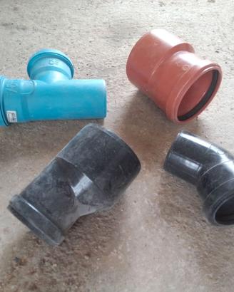 Raccordi per tubi di scarico in PVC