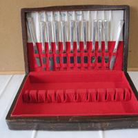 Coltelli da tavola vintage in acciaio scatola