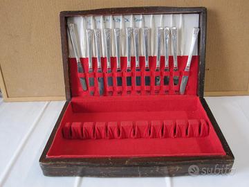 Coltelli da tavola vintage in acciaio scatola