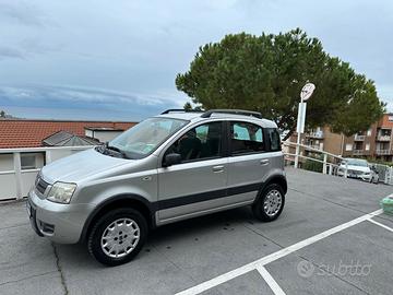 Fiat Panda 4x4 con gancio e carrello 