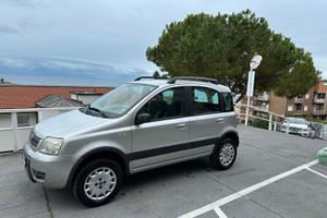 Fiat Panda 4x4 con gancio e carrello 