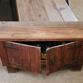 Mobile in ginepro profumato sardo