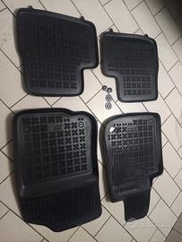 Tappetini in gomma per Peugeot 208/20008