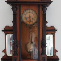 Orologio a pendolo antico