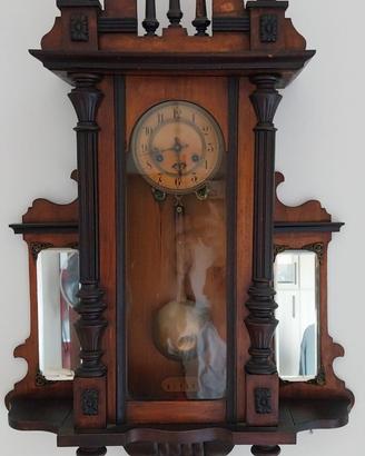 Orologio a pendolo antico