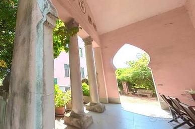 Casa e terreni a Castel San Giovanni (PC)