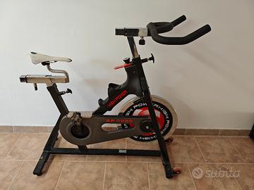 SPINNING BIKE MODELLO SP9000 IN BUONE CONDIZIONI