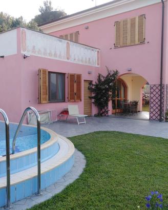 Villa indipendente con piscina in Andora