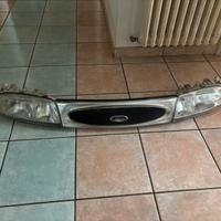 Fari e griglia ford fiesta 1996