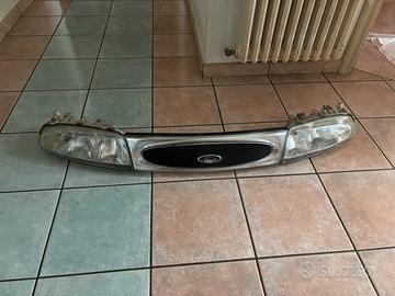 Fari e griglia ford fiesta 1996