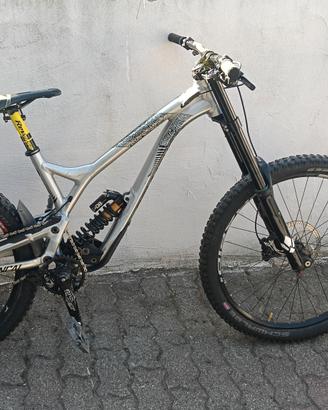 commencal supreme DH v4.2  tg L