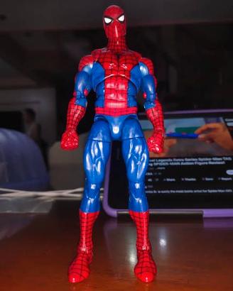 MARVEL LEGENDS SPIDERMAN action figure