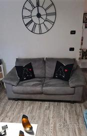 Divani praticamente NUOVI