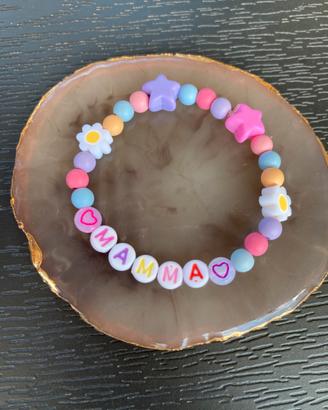 Braccialetto perle con scritta mamma