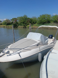 Barca Quicksilver Walkaround Commander 6,35 mt