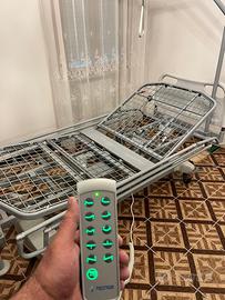 Letto con tavolino per anziani