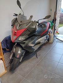 scooter aprilia srmax 300 2011