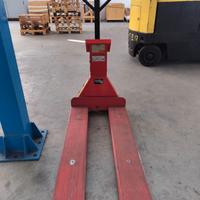 transpallet manuale con pesa