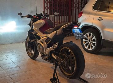 suzuki gladius 650 guidabile con A2